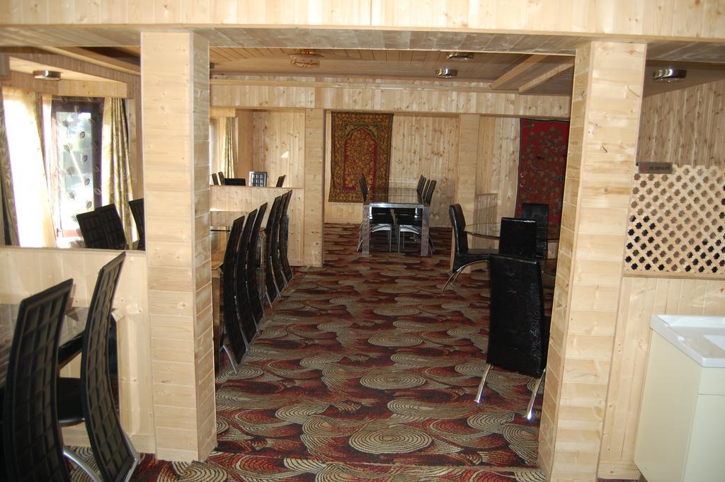 Hotel Zahgeer Continental Gulmarg Room photo