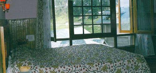 Hotel Zahgeer Continental Gulmarg Exterior photo