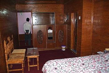 Hotel Zahgeer Continental Gulmarg Exterior photo